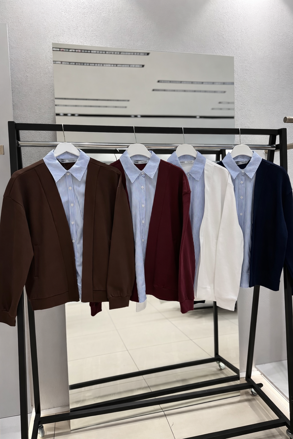 חוצה וסוודר מחוברים