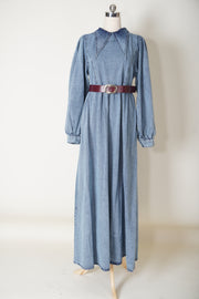 שמלת ג׳ינס צבע כחול בהיר