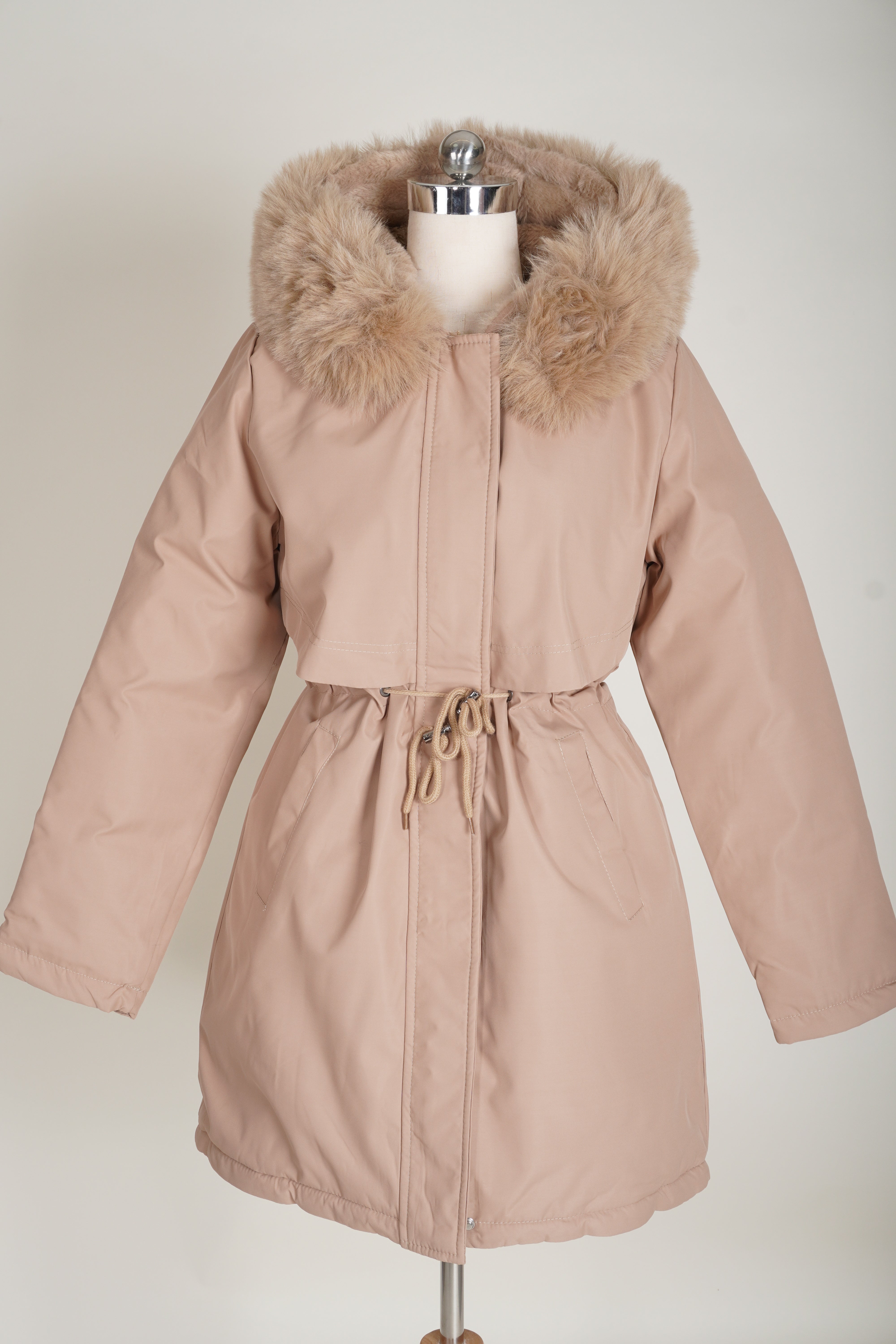 מעיל דגם פארקה עם פרווה - צבע ורוד