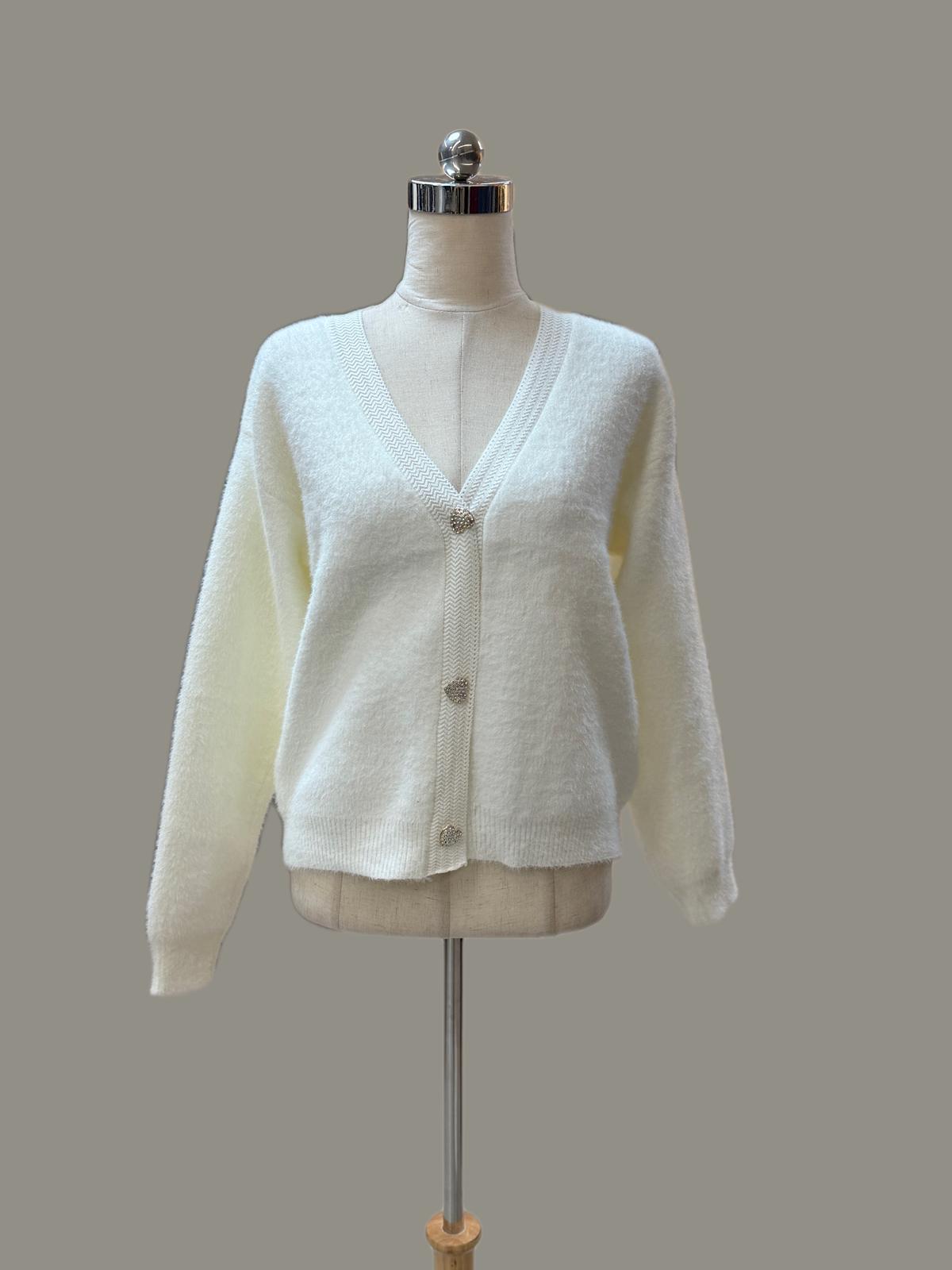 קרדיגן לפי לבן עם כפתורים