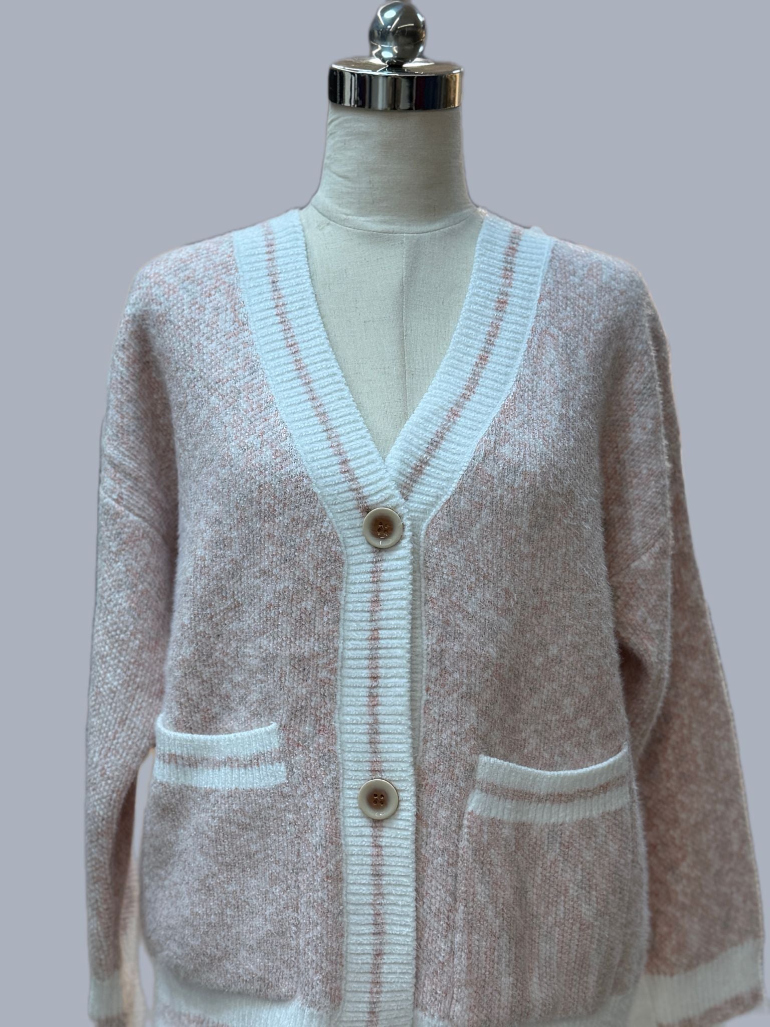 קרדיגן עם כפתורים