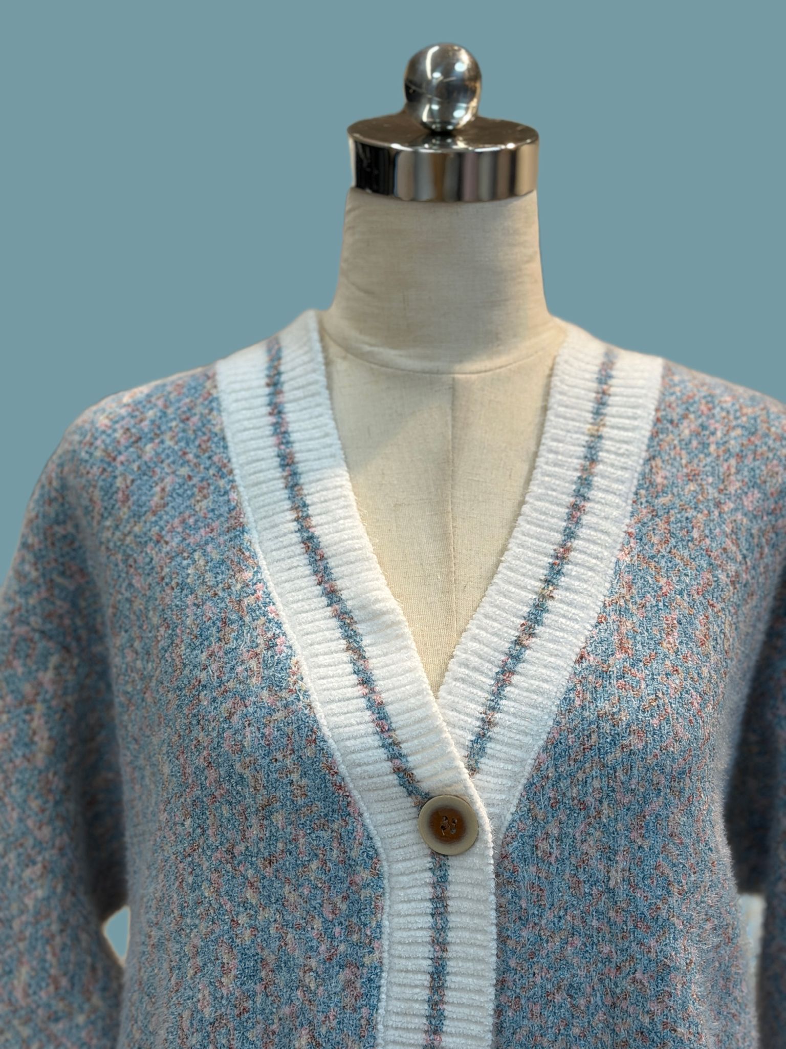 קרדיגן עם כפתורים