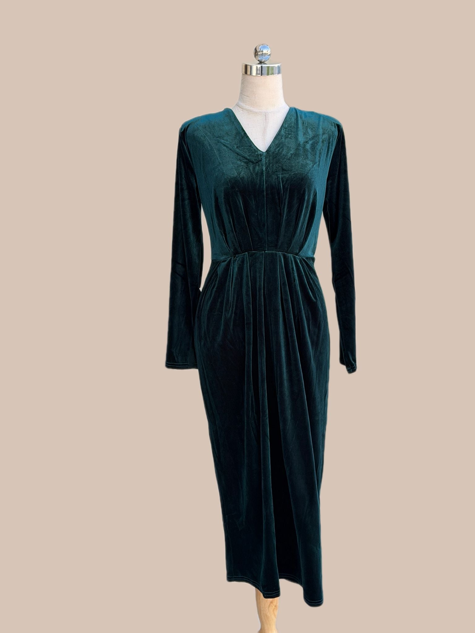 שמלת קטיפה צבע ירוק כהה