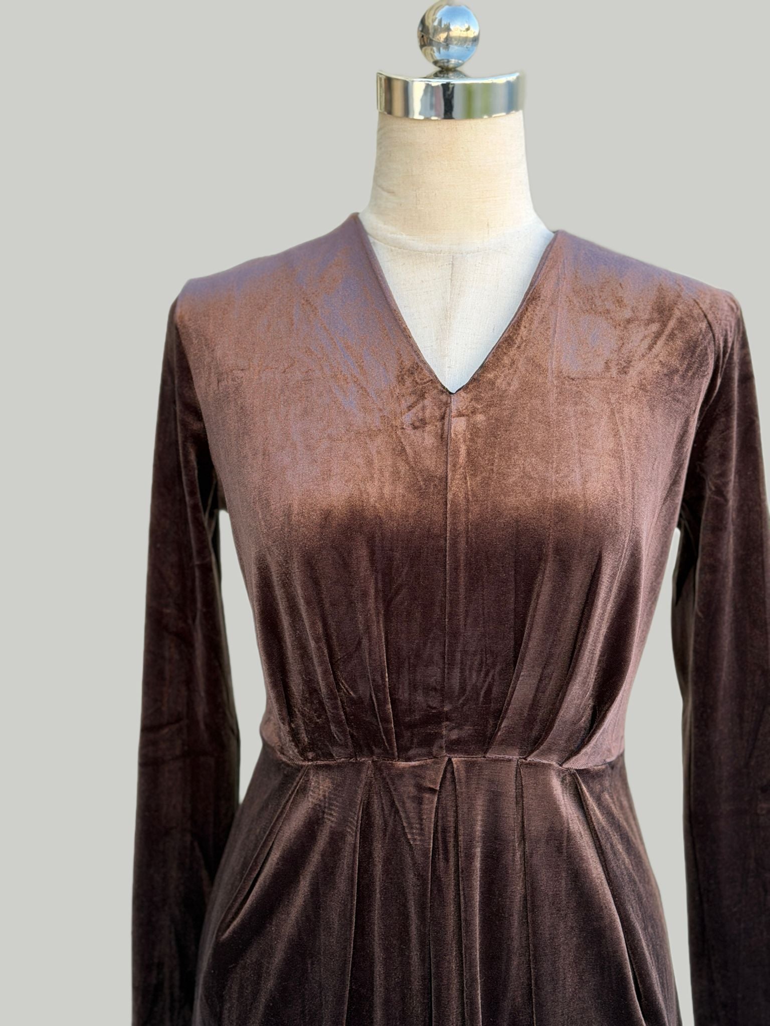 שמלת קטיפה צבע חום