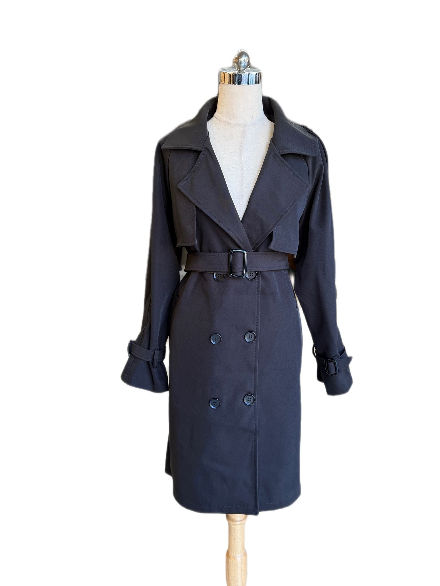 מעיל טרנץ׳ קלאסי עם חגורה