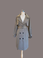 מעיל טרנץ׳ קלאסי עם חגורה