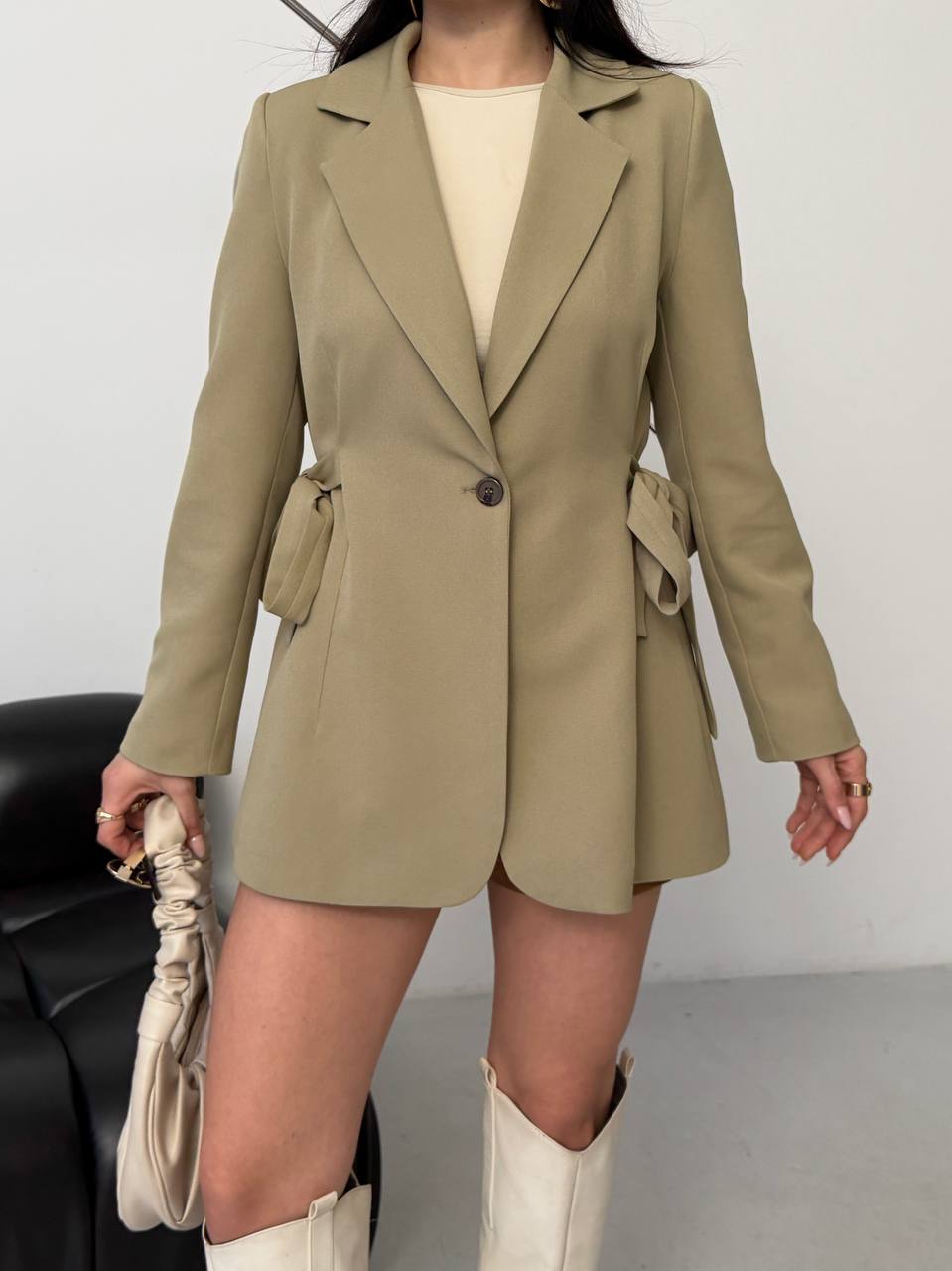 בלייזרים במגוון צבעים עם חגורה מבד