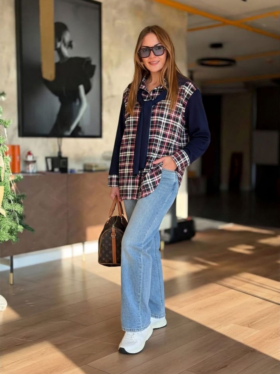 חולצה משובצת מכופתרת